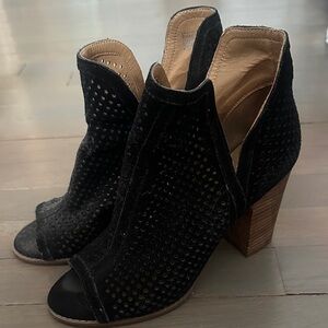 Lucky Brand 8.5 Black Peep-Toe Ankle Boots